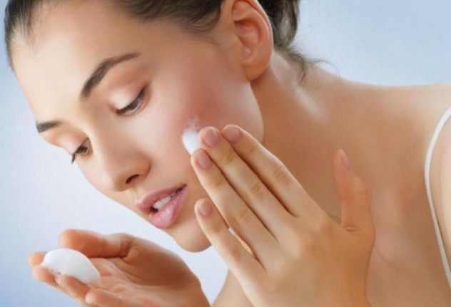 Review 5 loại kem nâng cơ mặt được ưa chuộng nhất 2025